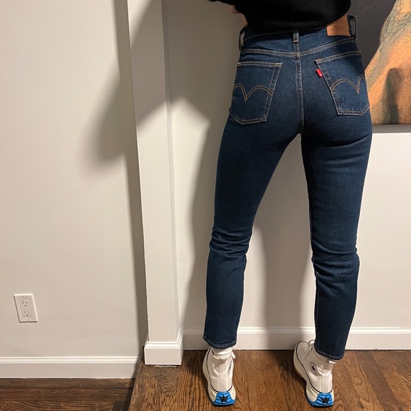 Levi's Jeans - Wedgie Fit - Size 25 - Picture 3 of 9